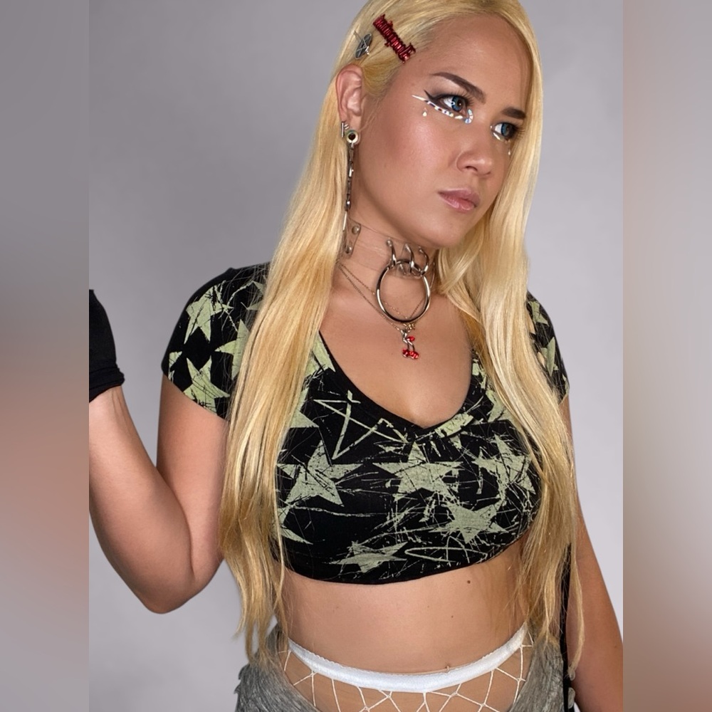 Vintage 00s Grunge Goth Abstract Star Crop Top - Picture 9 of 9